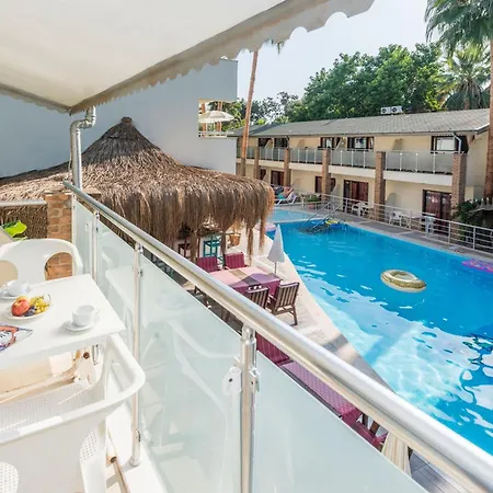 Tropic Club Hotel 3*