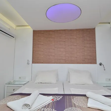 Tropic Club Hotel