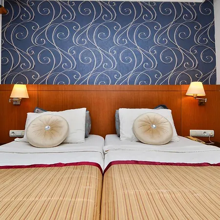 Tropic Club 3* Side