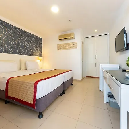 Hotell Tropic Club & - 3*