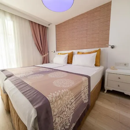 Tropic Club & - Hotell 3*