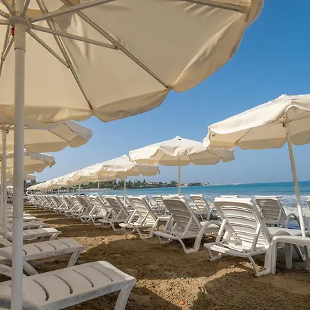 Tropic Club & - Hotell 3*